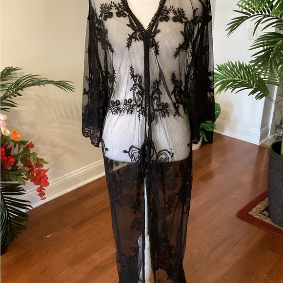 Floral Applique Sheer Duster - Picture 2 of 10